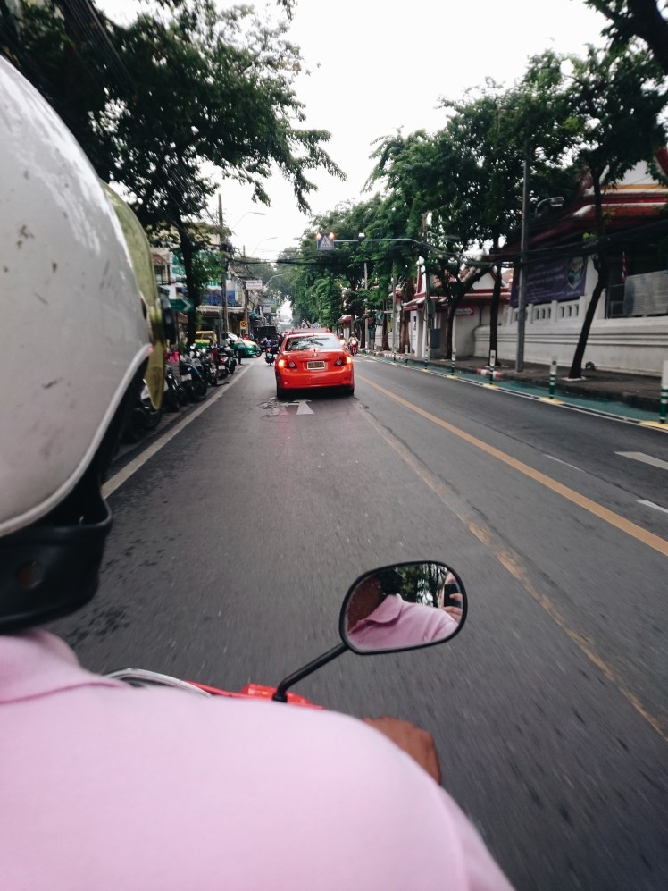 Mit dem Roller durch Bangkok